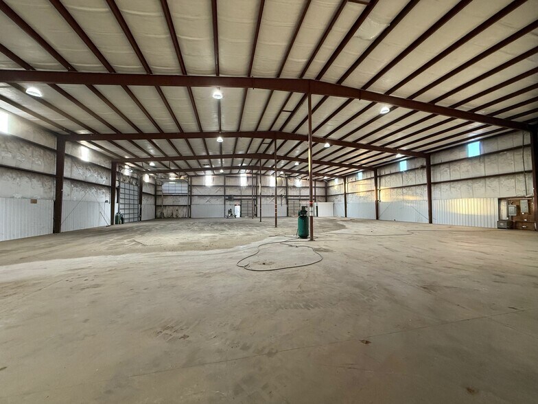 More Photos Of 519 W Dewey Ave, Sapulpa Manufacturing For Lease