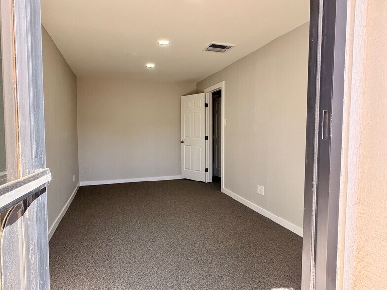 More Photos Of 2600 W Kansas Ave, Midland Office For Lease