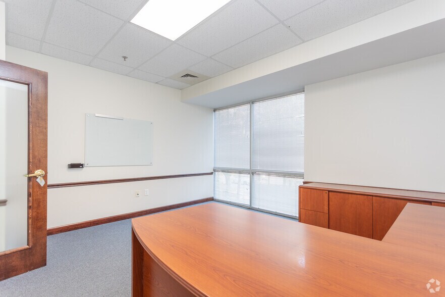 More Photos Of 308 W Rosemary St, Chapel Hill Office For Sale