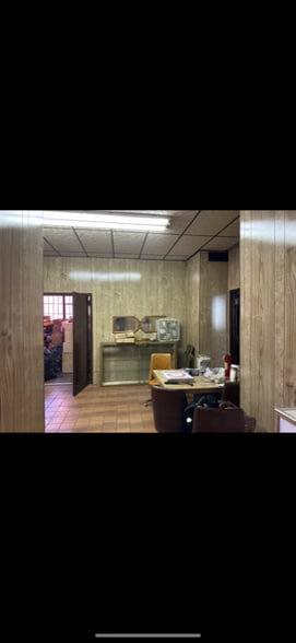 More Photos Of 60 Claremont Pl, Mount Vernon Light Distribution For Lease