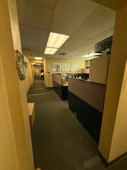More Photos Of 75-79 Commercial Ave, Garden City Warehouse For Lease