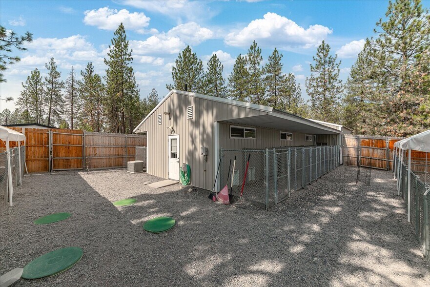 More Photos Of 6297 Sundown Dr, Nine Mile Falls Specialty For Sale