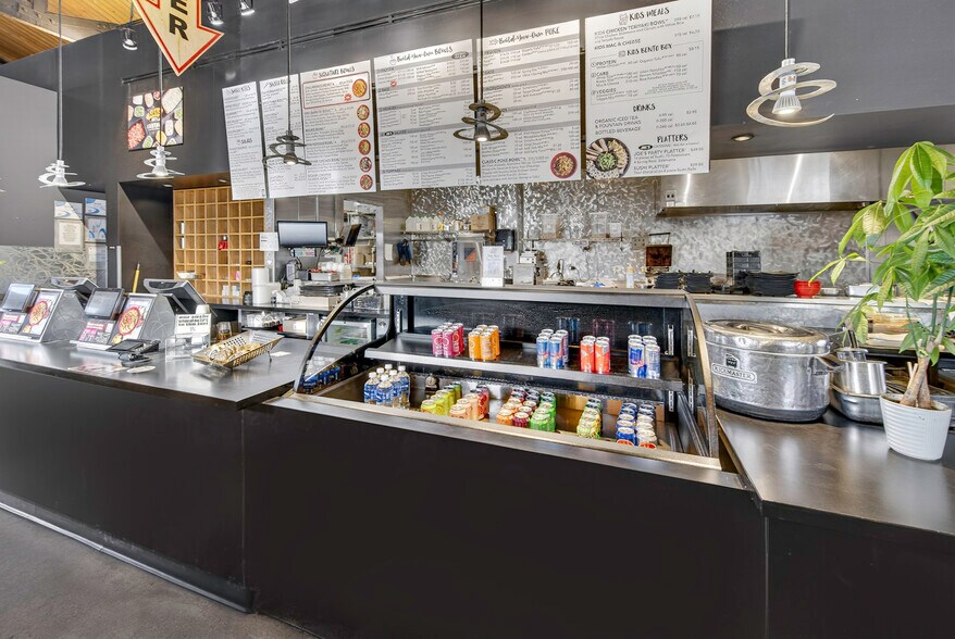 More Photos Of 100 W Troutman Pky, Fort Collins Restaurant For Lease