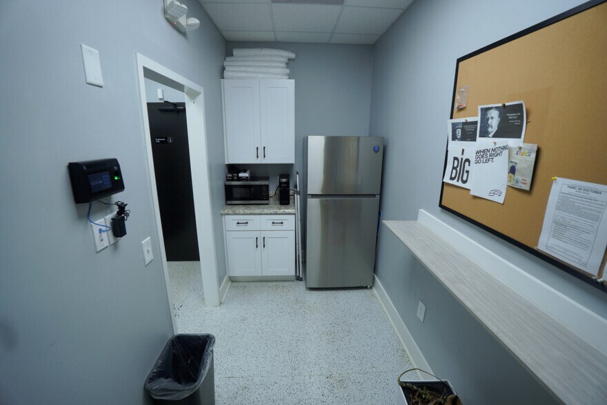 More Photos Of 2404 US Highway 80 W, Dublin Carwash For Sale