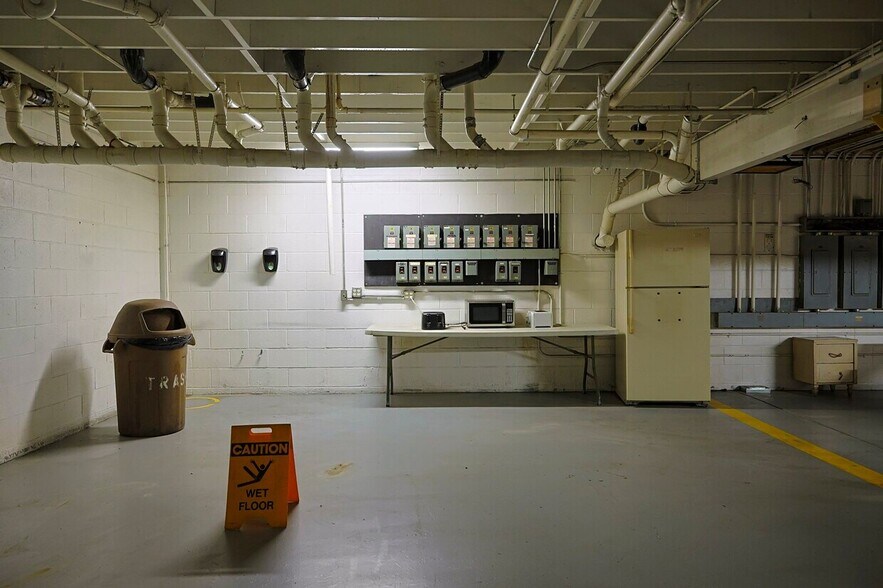 More Photos Of 301 G St, Exeter Landfill For Sale