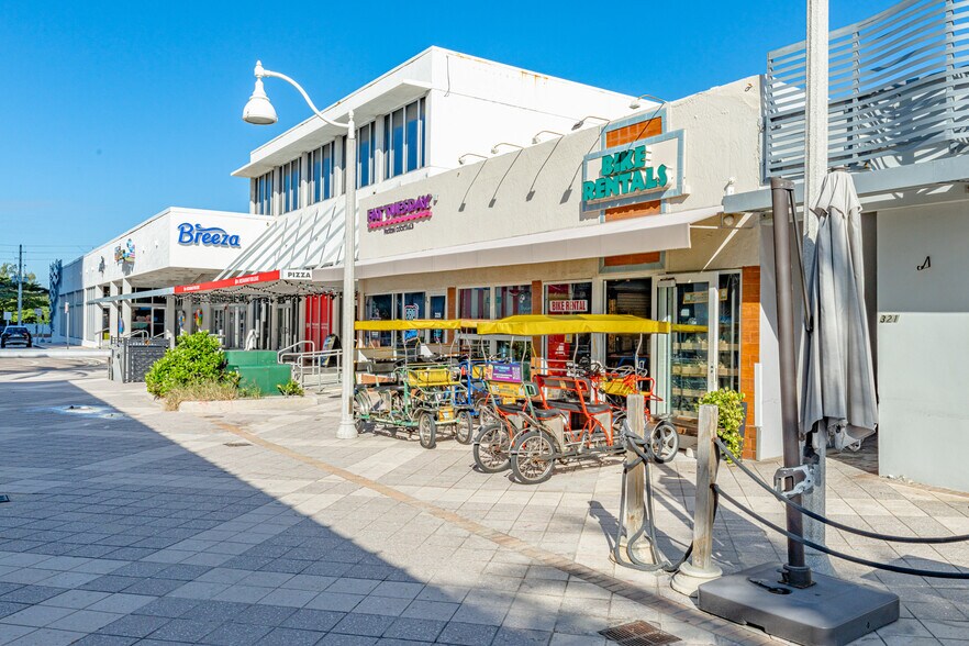 More Photos Of 327-329 Johnson St, Hollywood Storefront For Sale