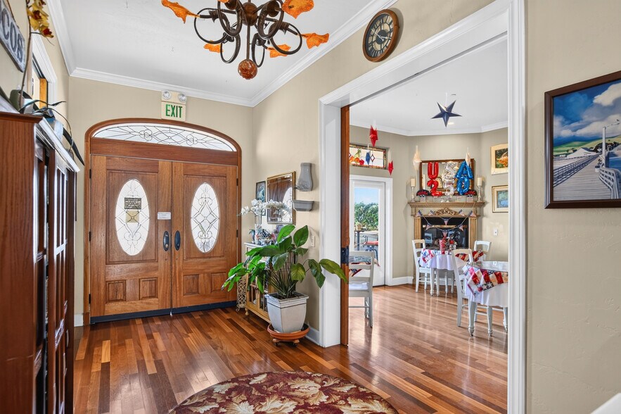 More Photos Of 95 S Ocean Ave, Cayucos Hospitality For Sale