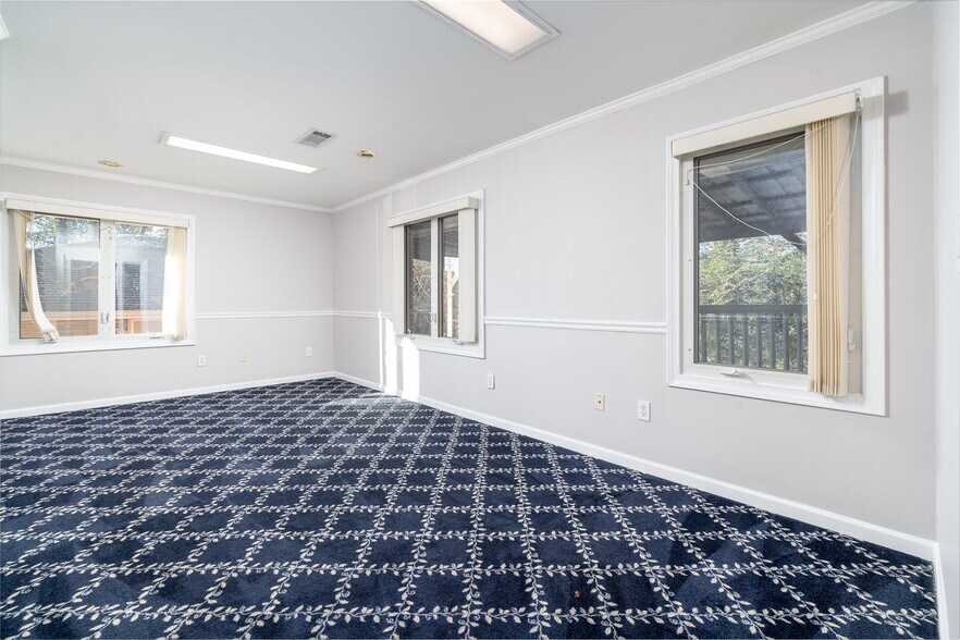 More Photos Of 3136 Clairmont Rd NE, Brookhaven Medical For Sale