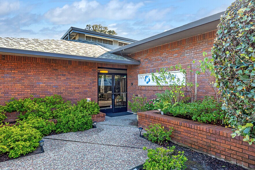 More Photos Of 2075 Pioneer Ct, San Mateo Medical For Lease