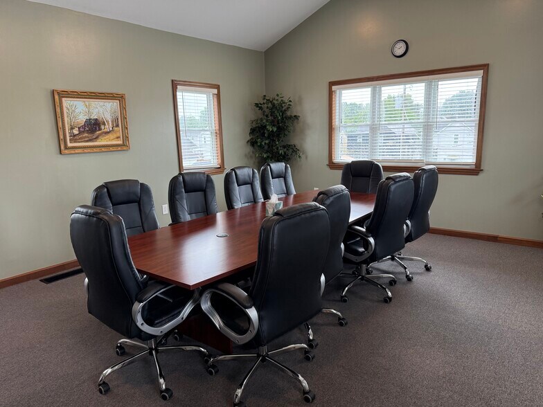 More Photos Of 624 E Main St, Lancaster Office For Lease