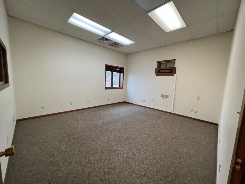 More Photos Of 2402 Grand Ave, Wausau Office For Lease