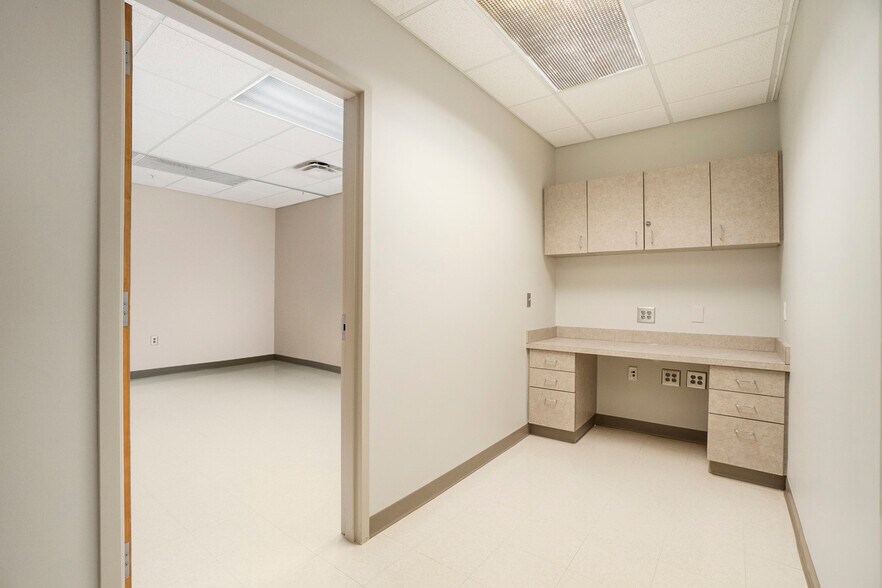 More Photos Of 11600 Atlantis Pl, Alpharetta Medical For Sale
