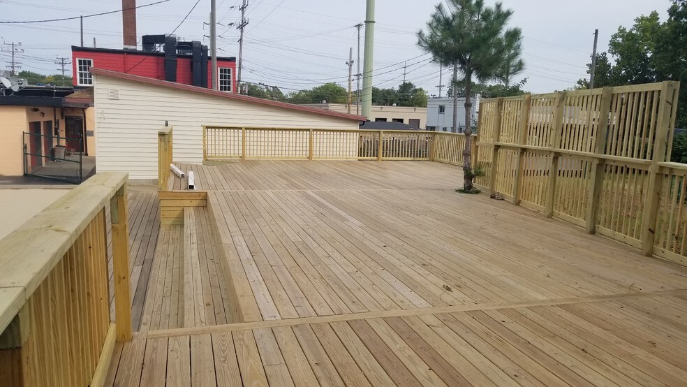More Photos Of 4002 Jennings Rd, Cleveland Bar For Sale