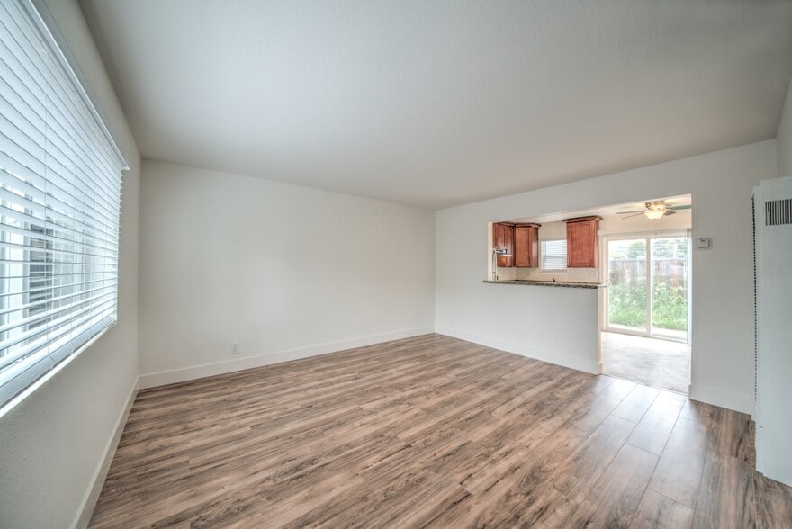 More Photos Of 28222 Lustig Ct, Hayward Apartments For Sale