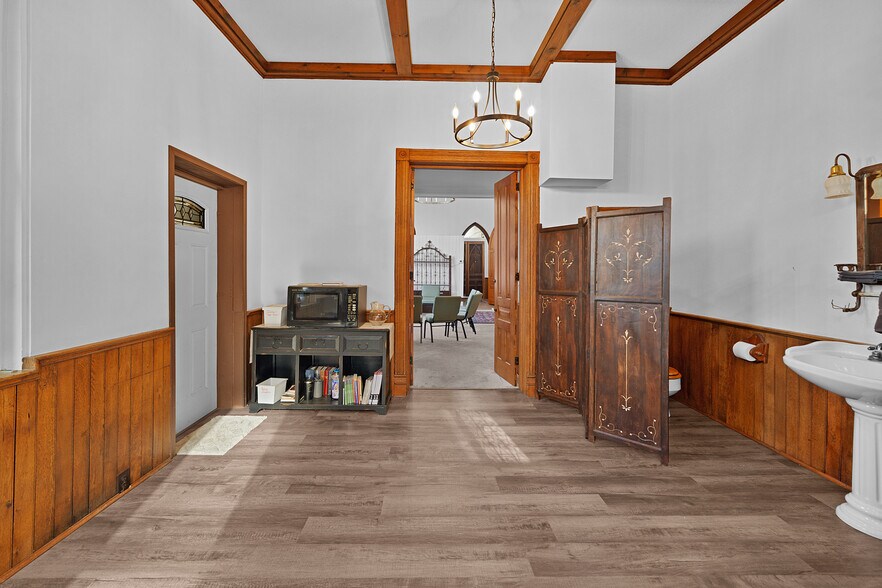 More Photos Of 30 Quarterline St, Newaygo Specialty For Sale