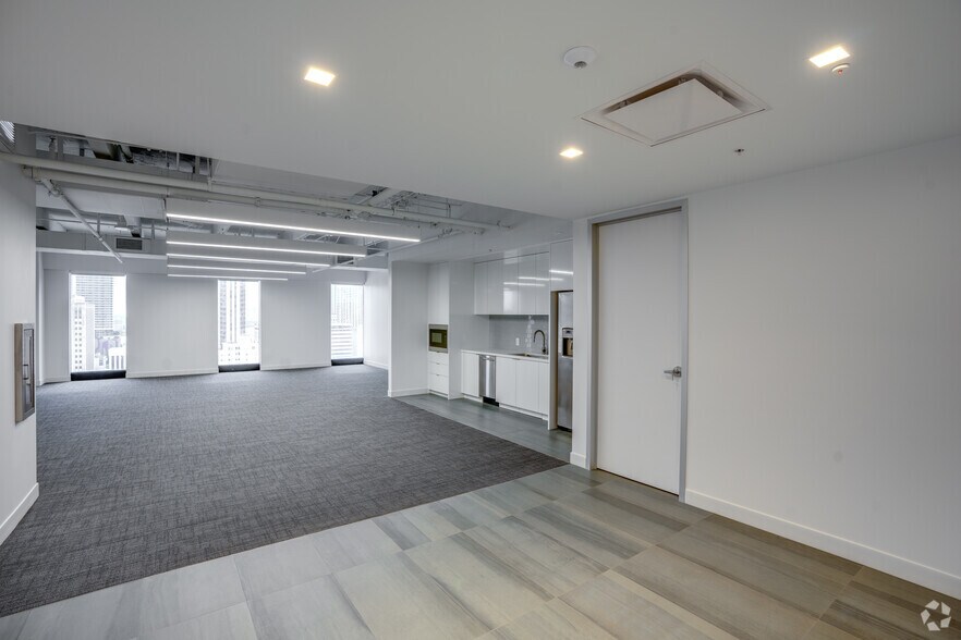 More Photos Of 44 W Flagler St, Miami Office For Lease