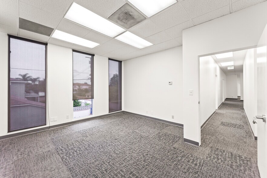 More Photos Of 10841 Paramount Blvd, Downey Office For Lease