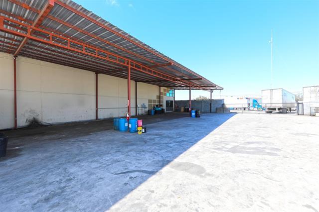 More Photos Of 301 Grand Central Blvd, Laredo Warehouse For Lease