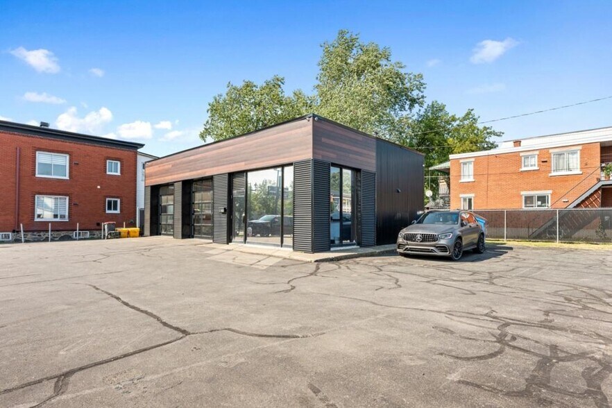 More Photos Of 503 Rue Principale, Granby Auto Repair For Sale