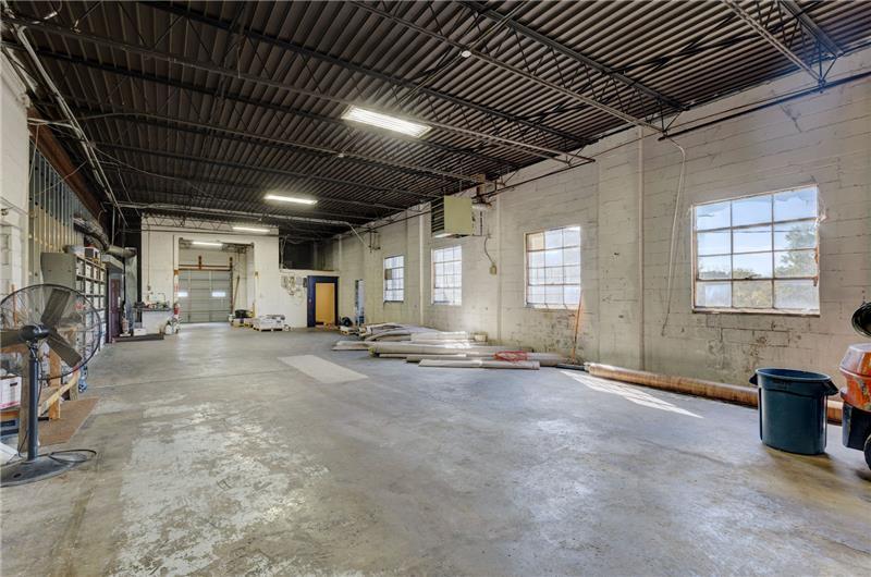 More Photos Of 6220-6226 Raytown Rd, Raytown Flex For Sale