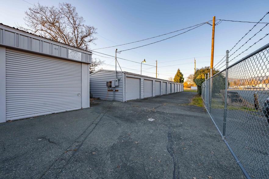 More Photos Of 100 Pardee Ln, Grants Pass Self Storage For Sale