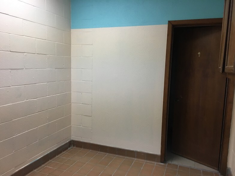 More Photos Of 11001 Fondren Rd, Houston Freestanding For Lease