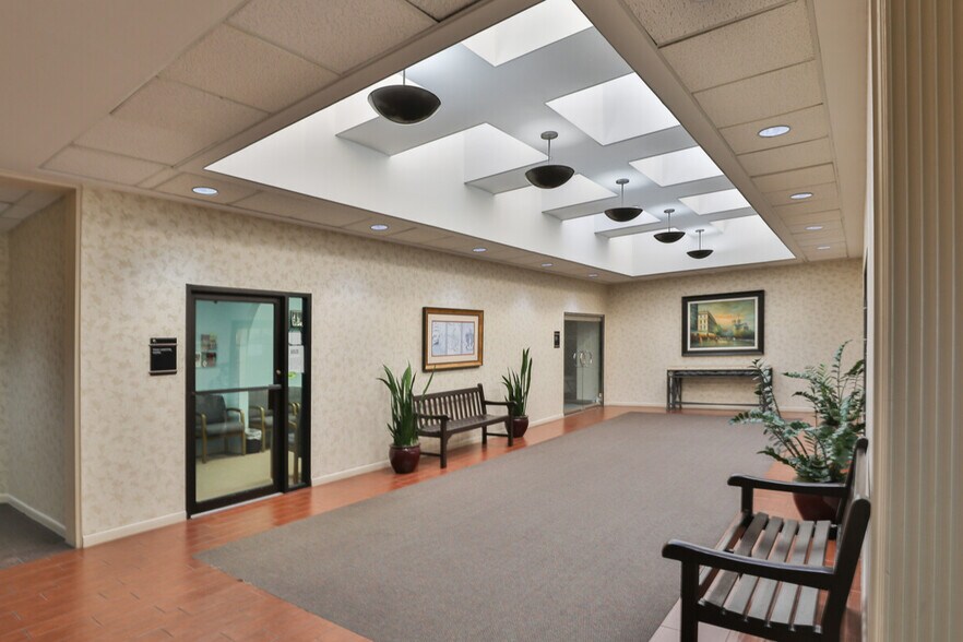 More Photos Of 1234 Bay Area Blvd, Houston Medical For Lease