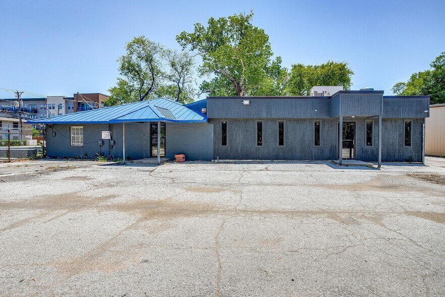 More Photos Of 117 Roberts Cut Off Rd, Fort Worth Warehouse For Sale