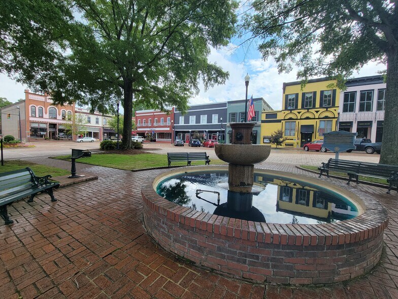 More Photos Of 103 Court Sq, Abbeville Storefront Retail Residential For Sale
