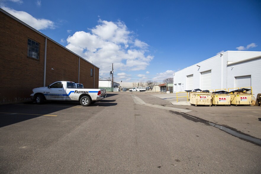 More Photos Of 5641 N Washington St, Denver Manufacturing For Lease