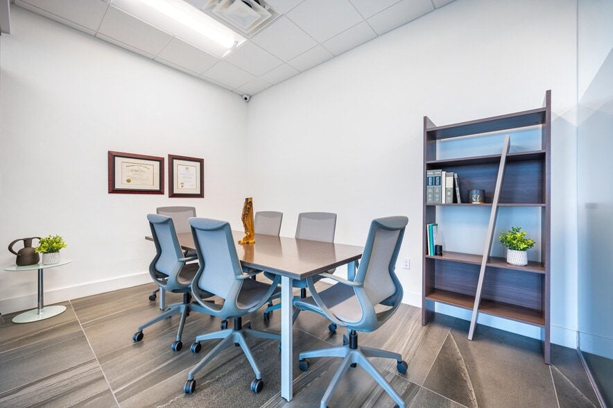 More Photos Of 800 SE 4th Ave, Hallandale Beach Office For Lease