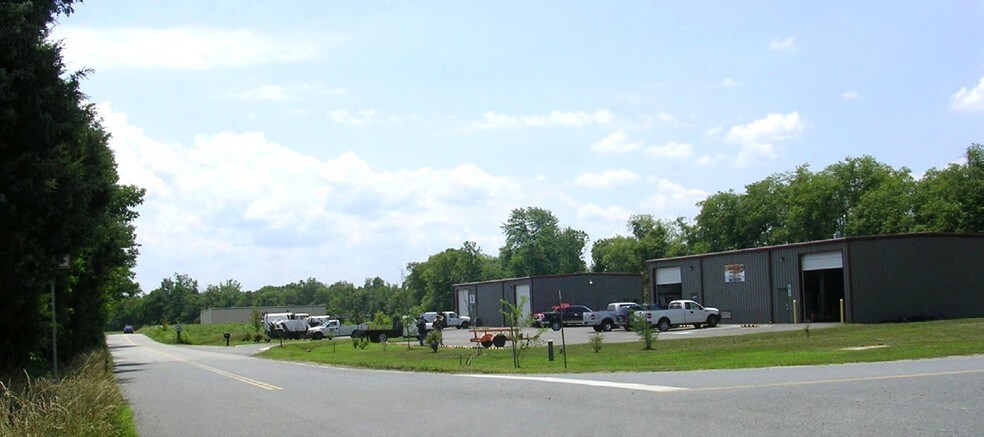 Primary Photo Of 10960 Bloomsbury Rd, King George Warehouse For Lease