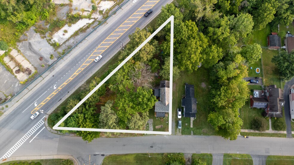 More Photos Of 35 Union St, Ballston Spa Flex For Sale