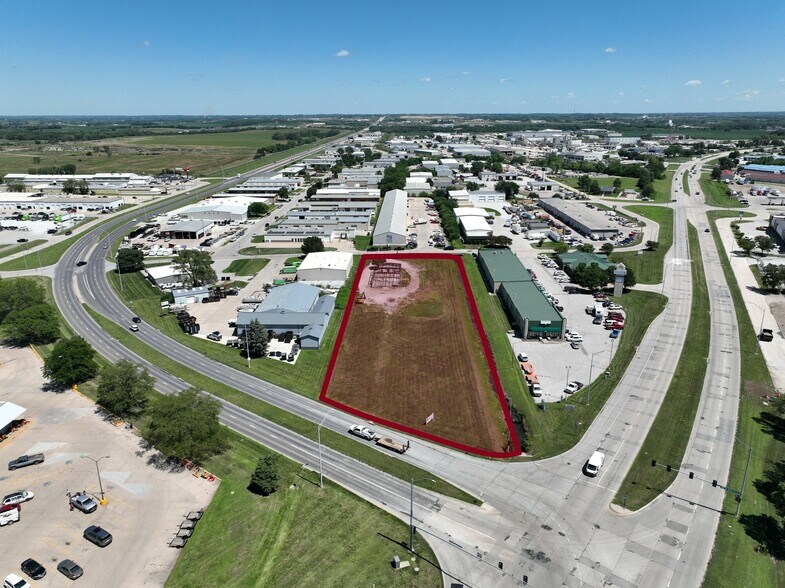 More Photos Of 5700 Cornhusker Hwy, Lincoln Warehouse For Lease