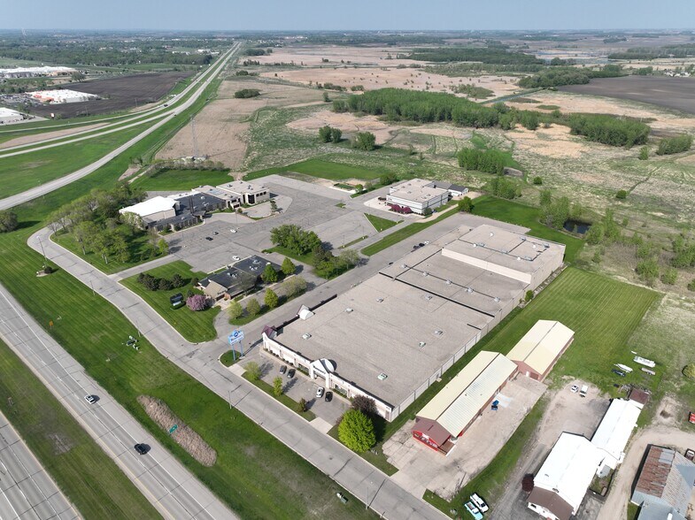 More Photos Of 3901 Abbott Dr, Willmar Freestanding For Sale