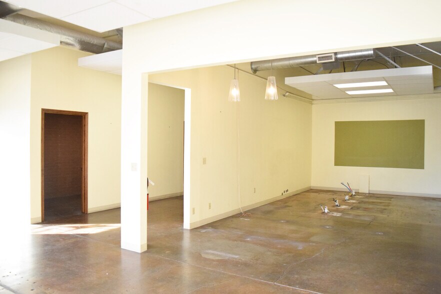More Photos Of 1725 E Douglas Ave, Wichita Loft Creative Space For Lease