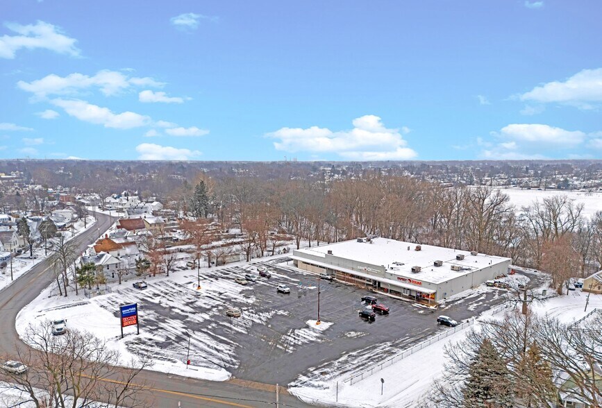 More Photos Of 1703 Airport Hwy, Toledo Department Store For Sale