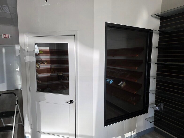 More Photos Of , Biloxi Service Station For Lease