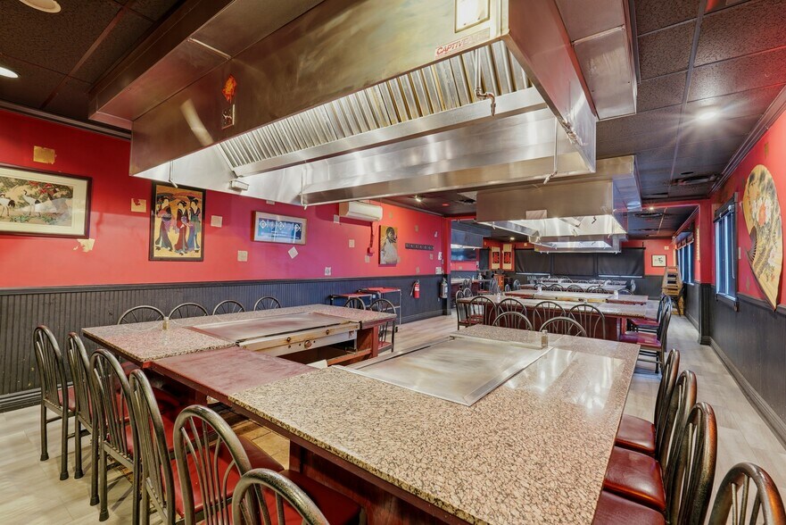 More Photos Of 72 N 850 E, Lehi Restaurant For Sale