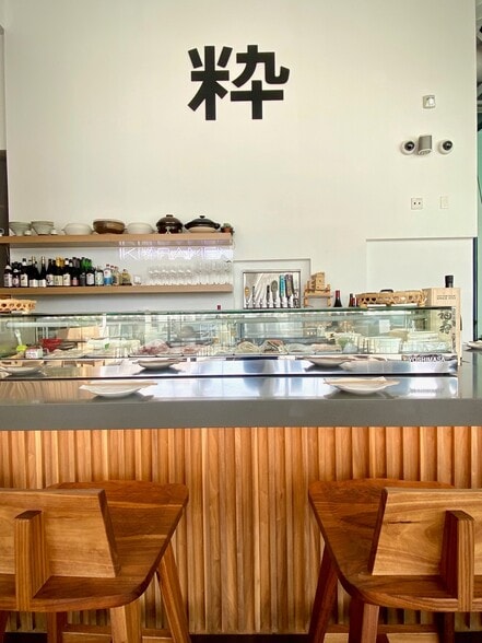 More Photos Of 6565 W Sunset Blvd, Hollywood Office For Lease