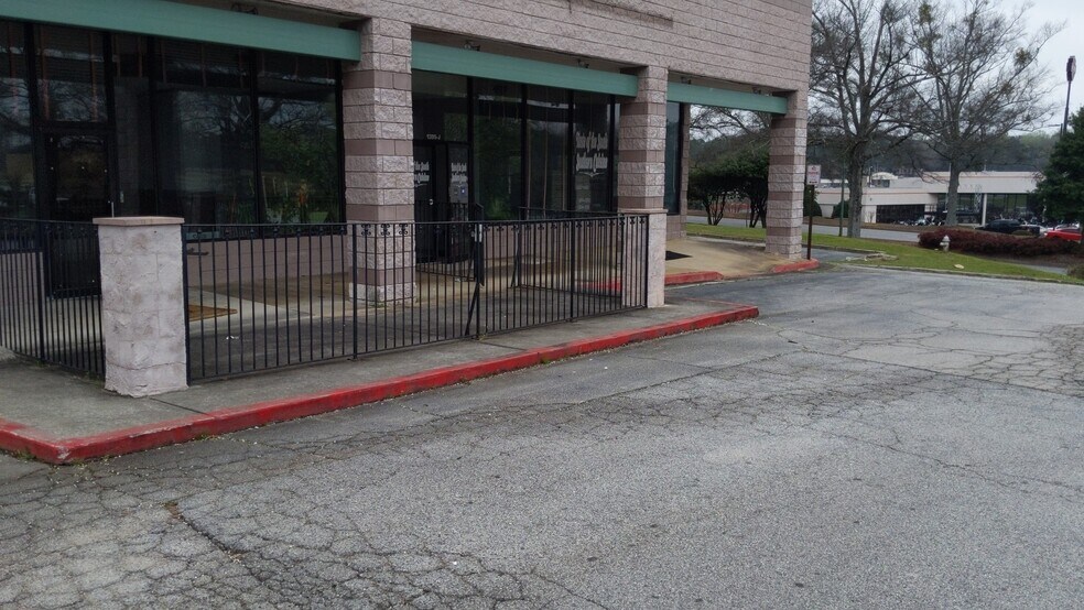 More Photos Of 1395 Southlake Pky, Morrow Unknown For Lease