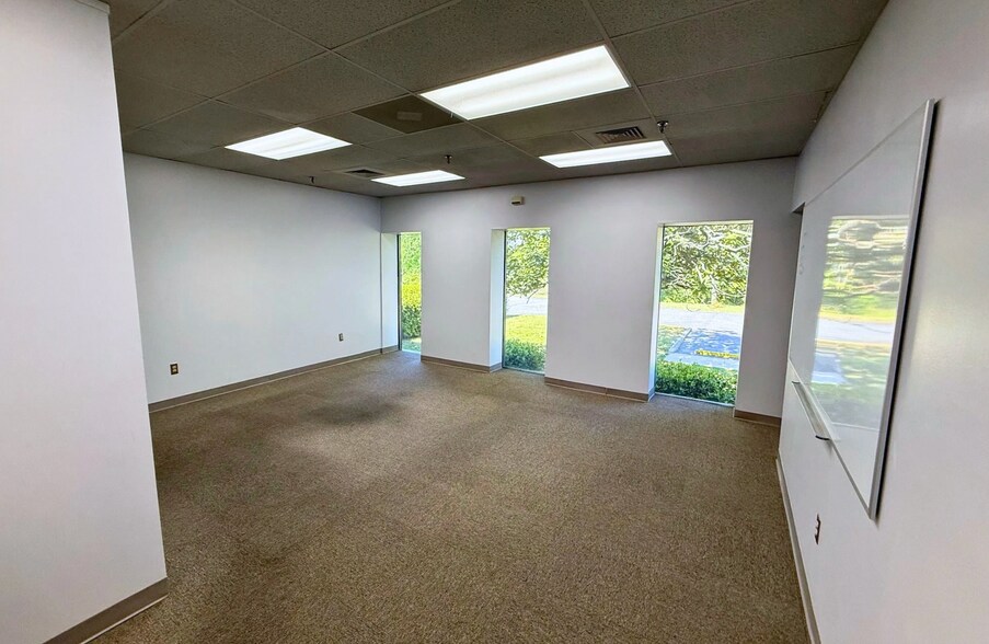 More Photos Of 212 National Ave, Spartanburg Manufacturing For Lease