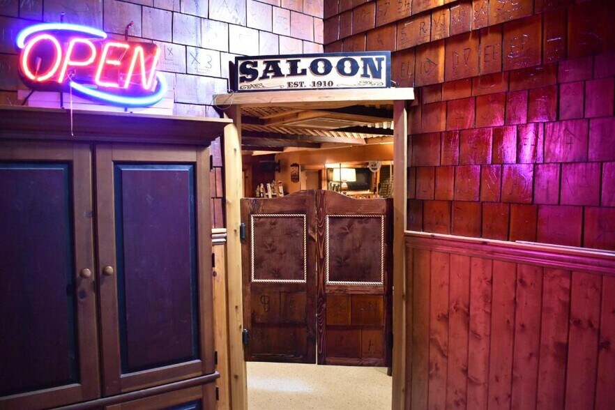 More Photos Of 22 N Bridge St, Saint Anthony Storefront Retail Residential For Sale