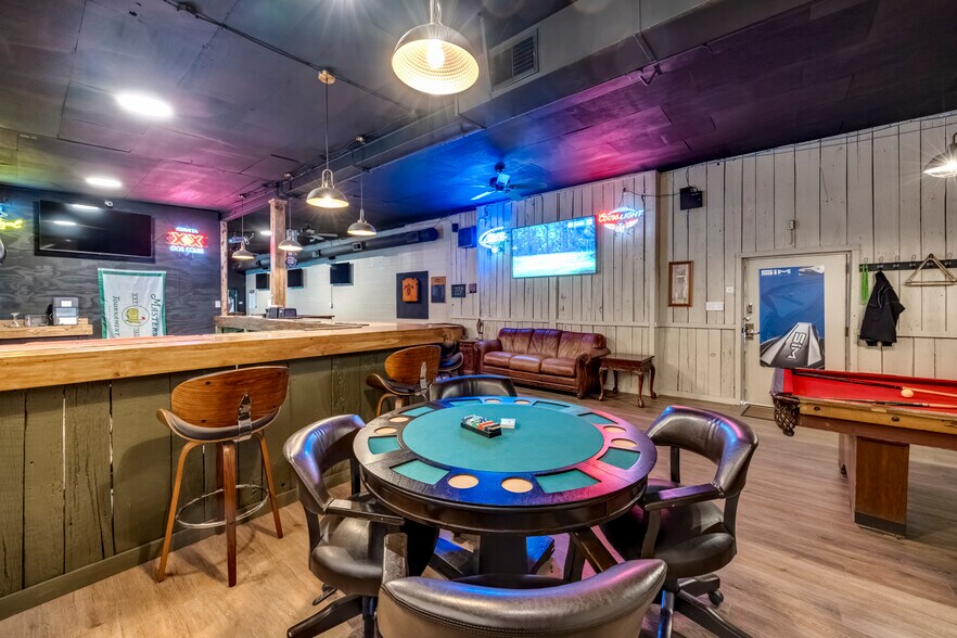 More Photos Of 422 Fryes Ln, Danville Sports And Entertainment For Sale
