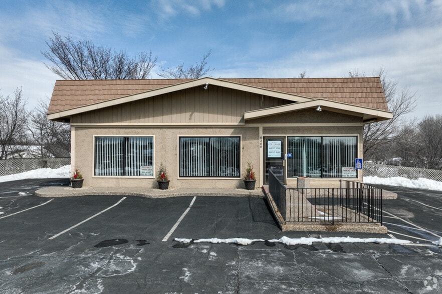More Photos Of 8300 Minnetonka Blvd, Saint Louis Park Freestanding For Lease