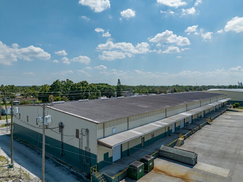 More Photos Of 3010 Maine Ave, Lakeland Manufacturing For Lease