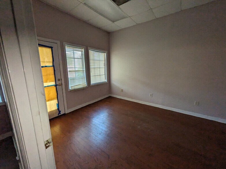 More Photos Of 3014 Gray Hwy, Macon-Bibb Storefront Retail Office For Lease