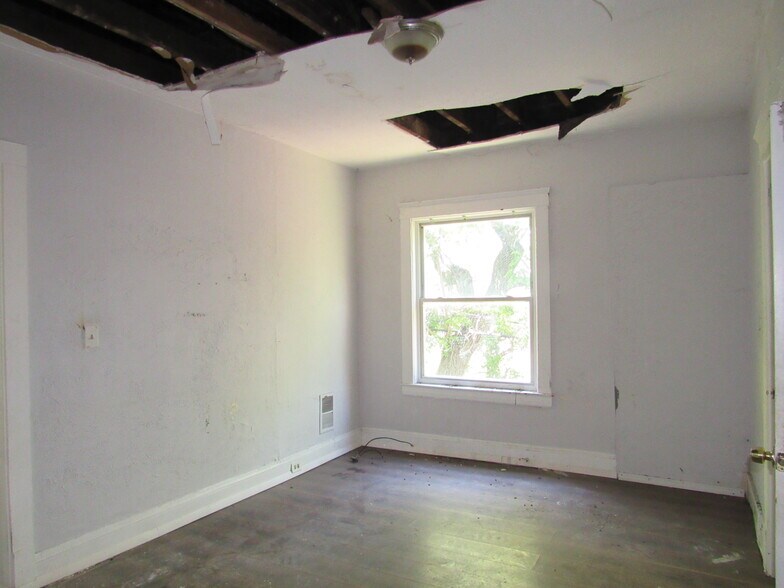More Photos Of 932 Wheelock Rd, Cleveland Apartments For Sale