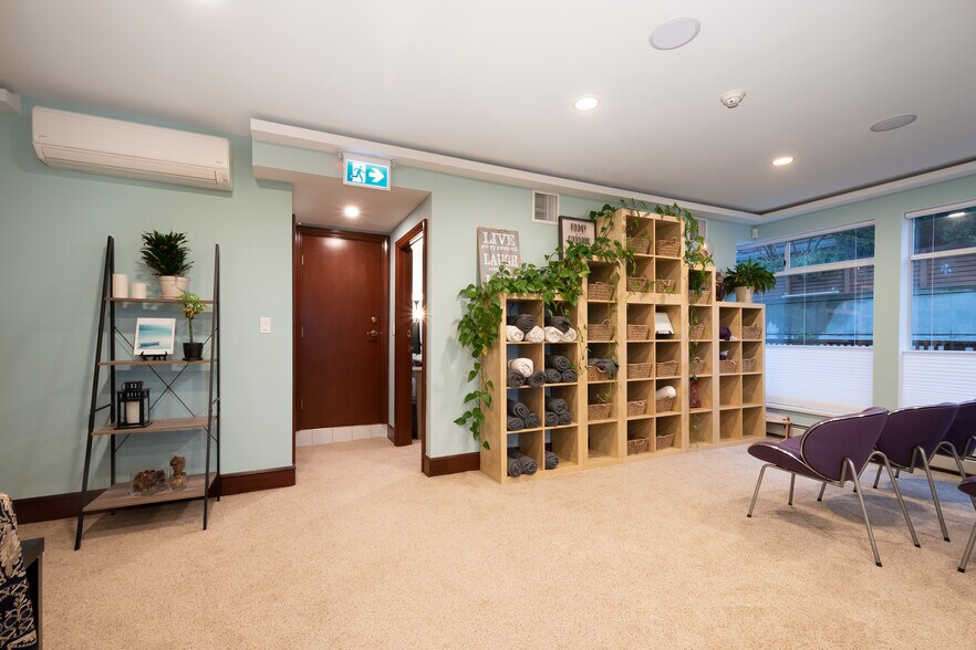 More Photos Of 3711-3763 Delbrook Ave, North Vancouver General Retail For Lease