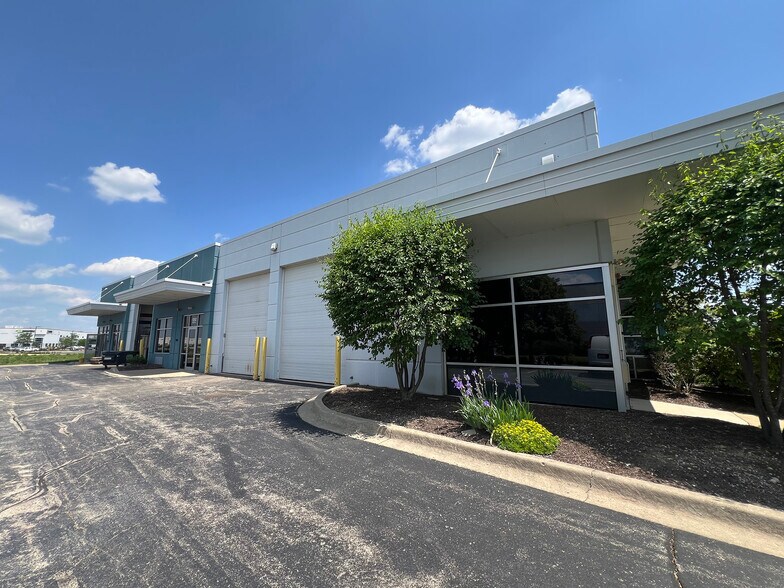 More Photos Of 1292 Humbracht Cir, Bartlett Warehouse For Lease